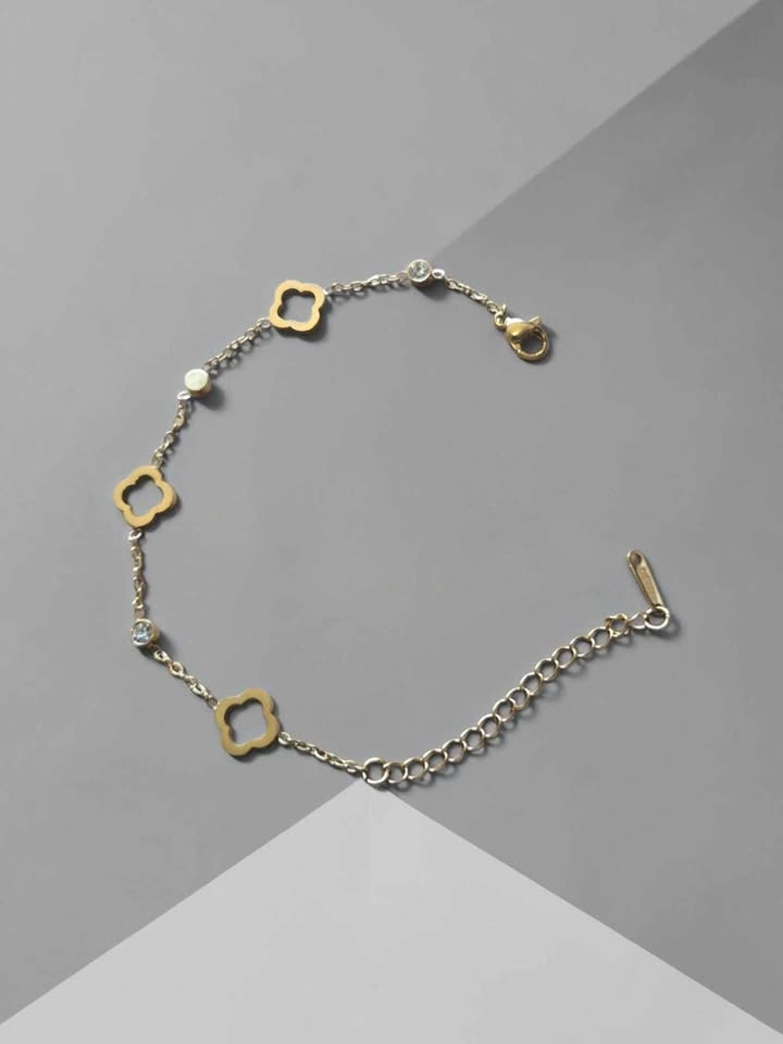 Gold Plated Stainless Steel Quatrefoil Charm Bracelet - photo 3