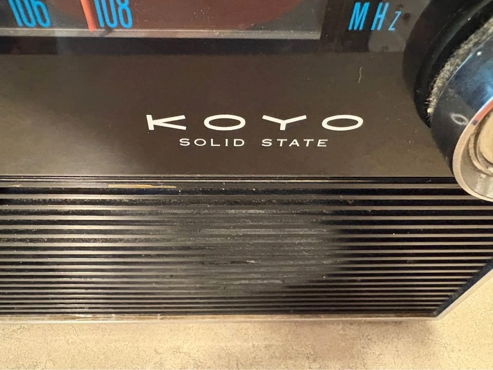 Vintage Koyo Solid State AM/FM Portable Radio (1960s/70s) - photo 2