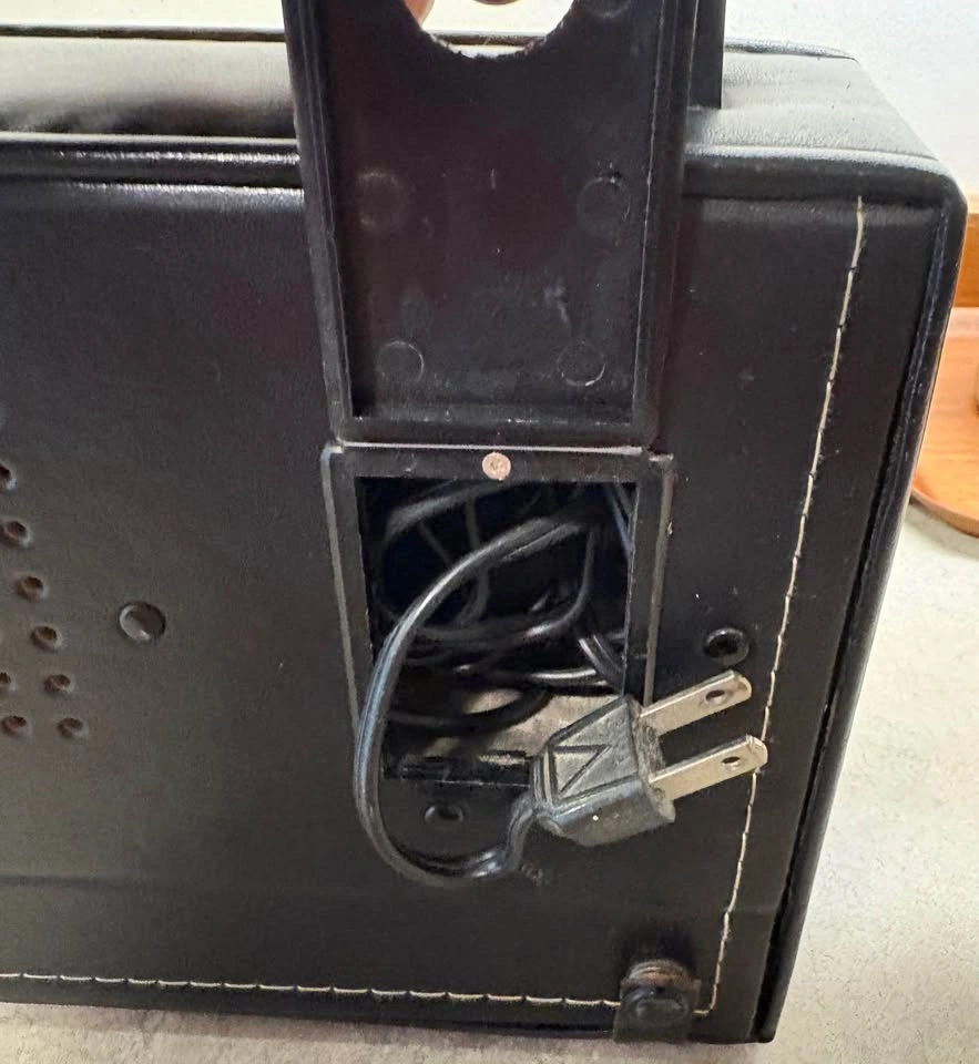 Vintage Koyo Solid State AM/FM Portable Radio (1960s/70s) - photo 4