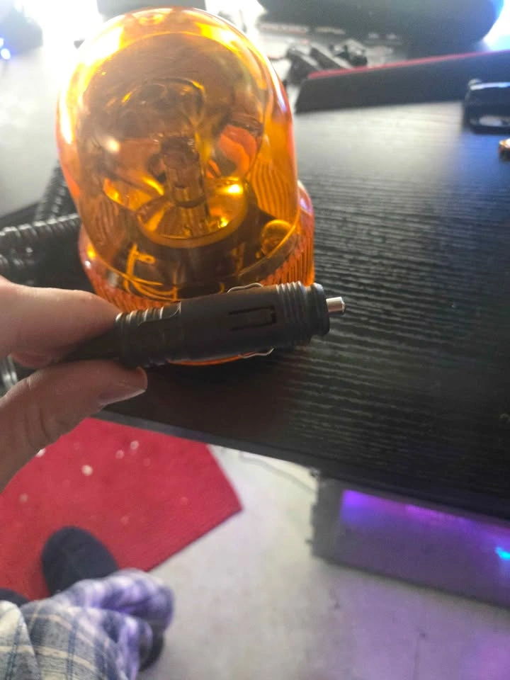 Vintage-Style 12V Amber Revolving Beacon Light (Ching Mars CG-30 - photo 4
