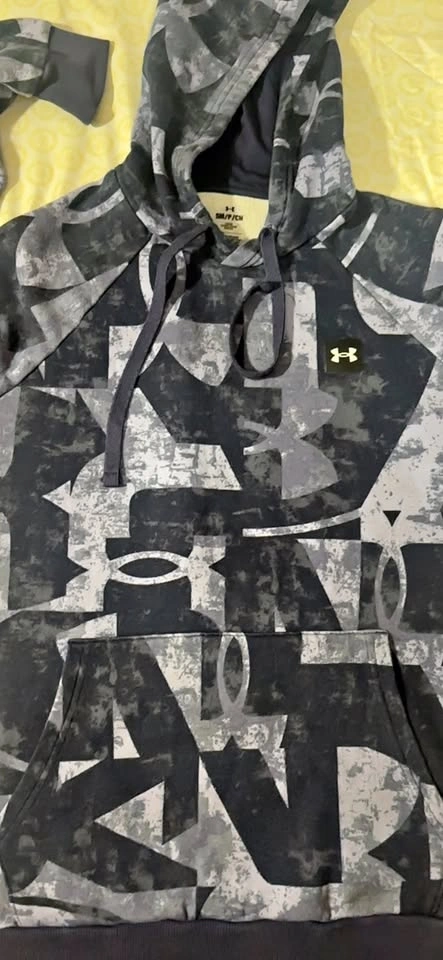 Under Armour Small Hoodie