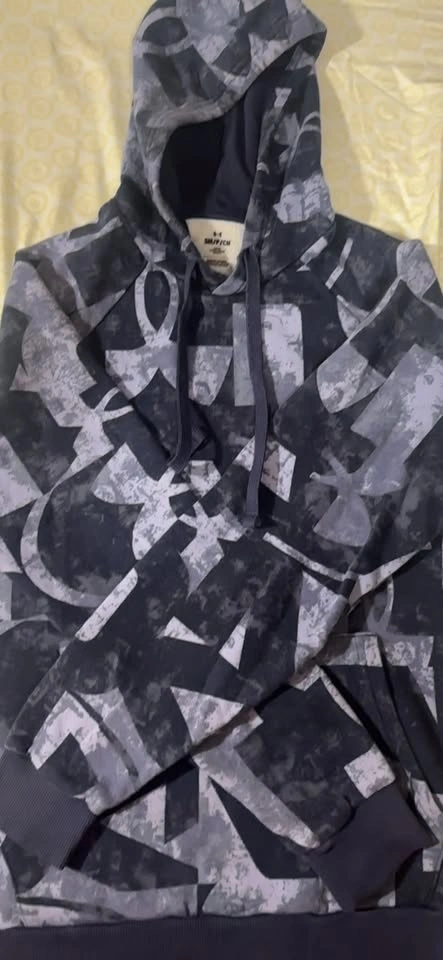 Under Armour Small Hoodie - photo 3