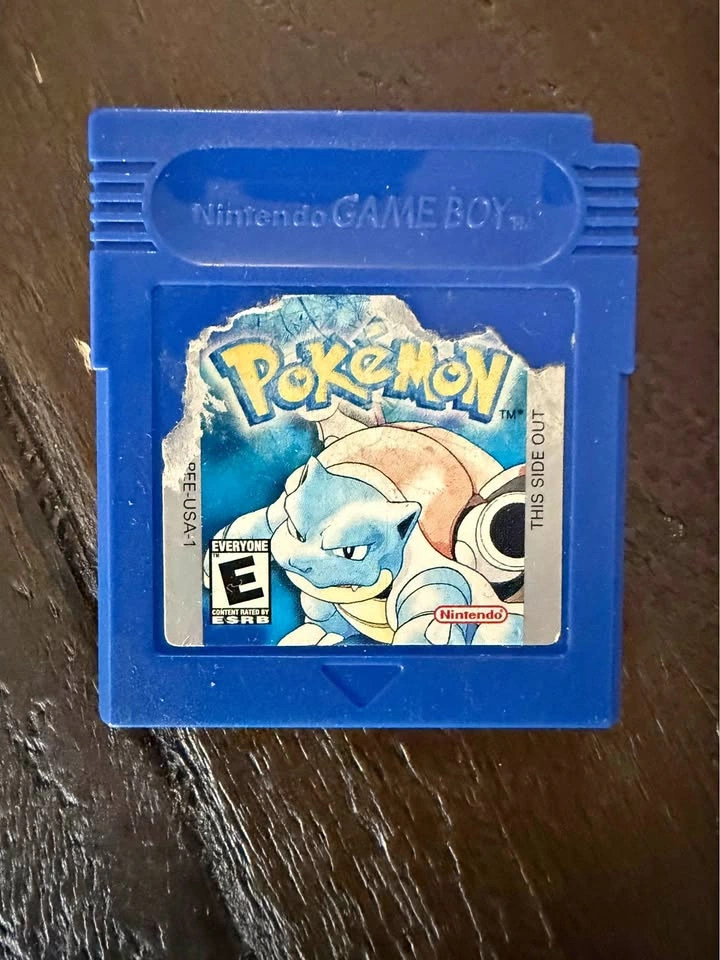 Nintendo Game Boy Pokemon Blue Version