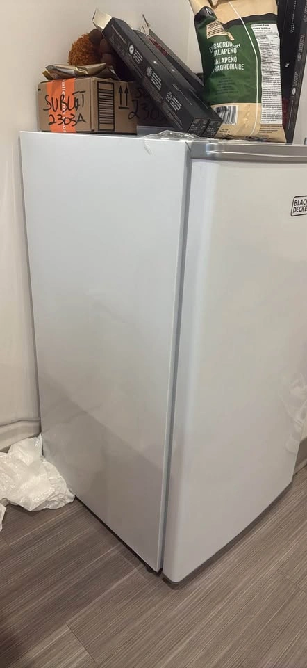 BLACK+DECKER Mini Fridge - photo 2