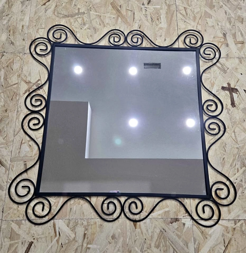 Metal Mirror - 29"