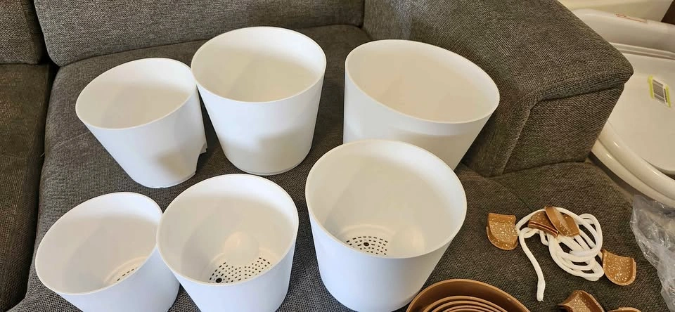 Self Watering Pots 6 Pack NEW