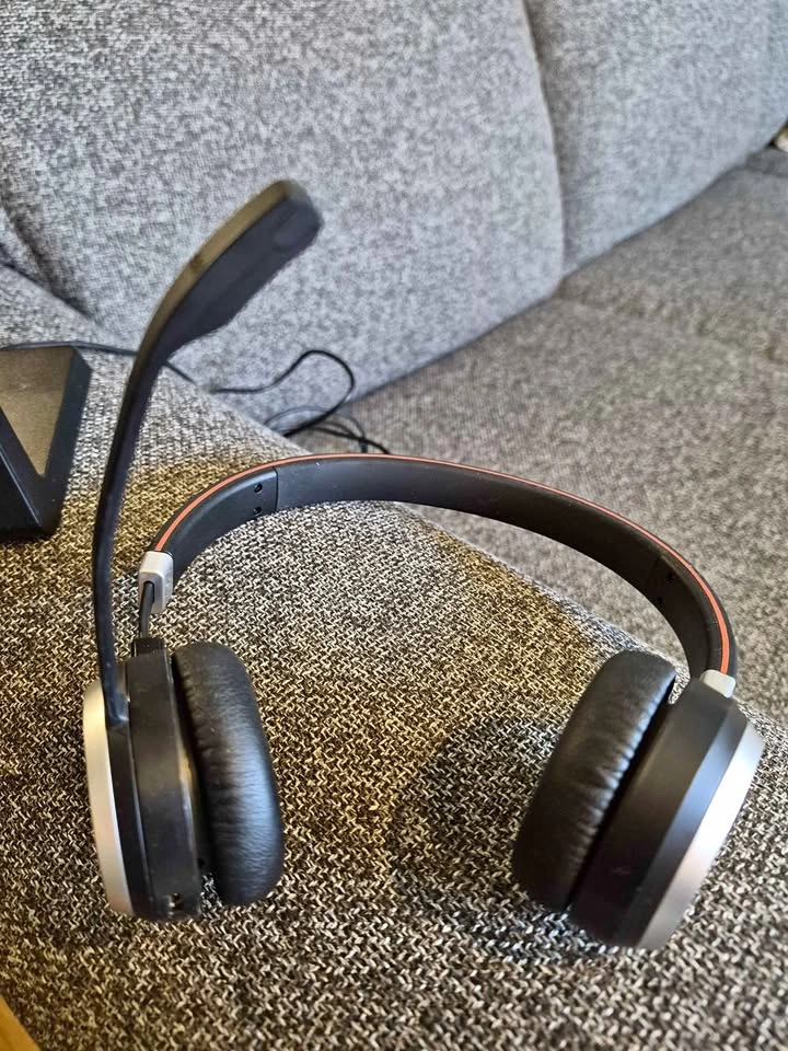 Jabra wireless headset and mic