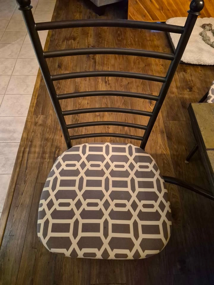 Unique 6 seater dining table - photo 3