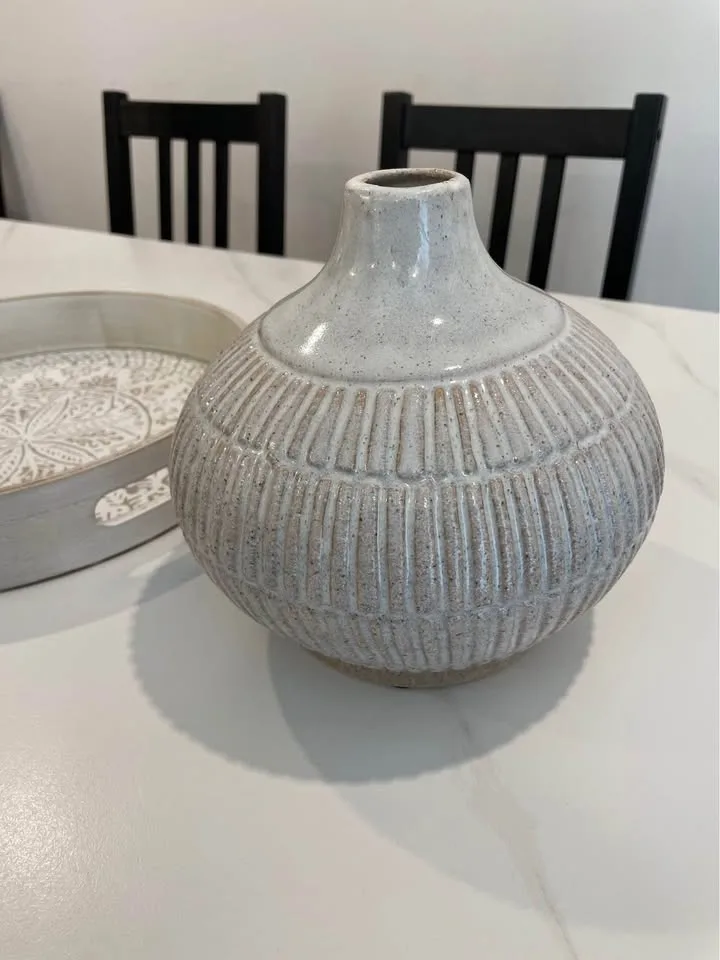 Bouclair Decorative Set – Tray & Ceramic Vase image indicator(3)