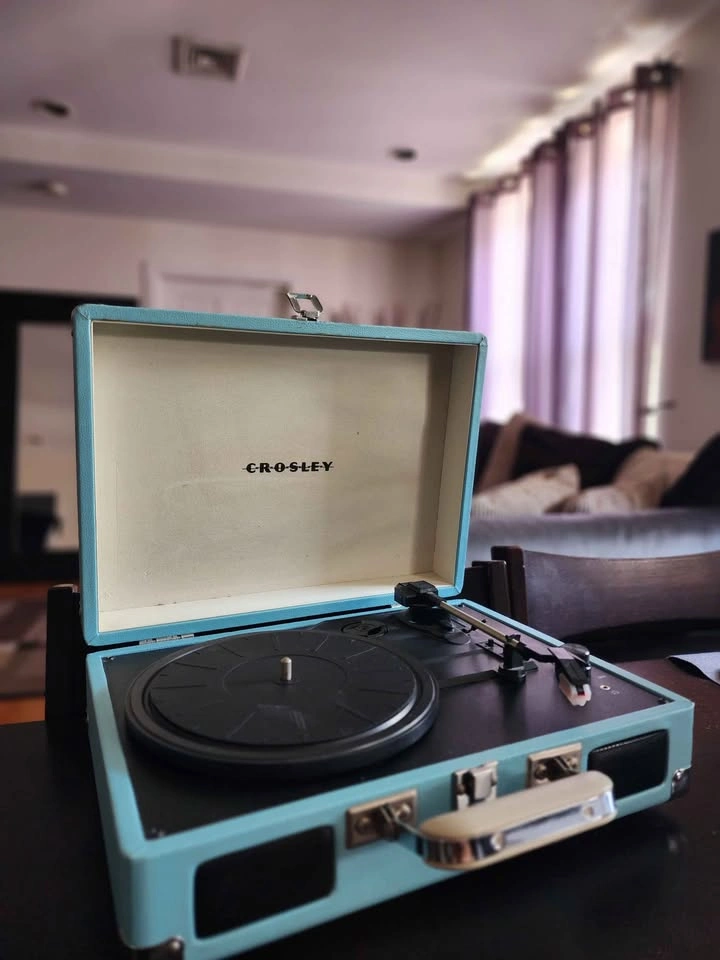 Crosley CR8005A Cruiser Portable Record Player – Never Used - photo 5
