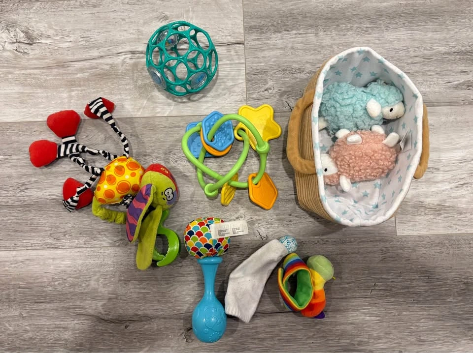 Baby toys and teethers - photo 2