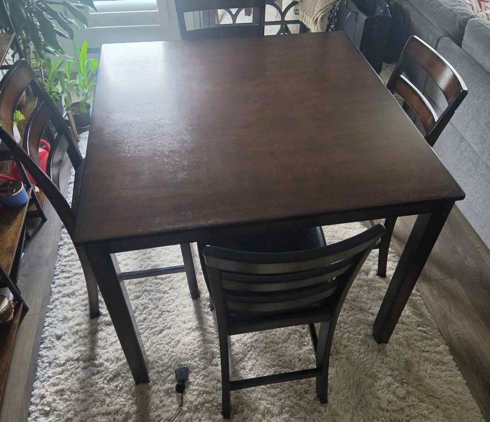 Sturdy high top Table with four chairs - photo 2