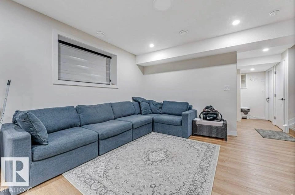 2 Bed 1 Bath Legal Basement Suite - photo 4