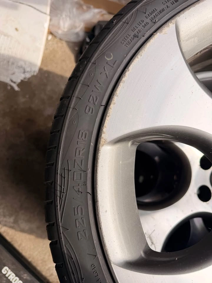 Volkswagen Detroit 18" Wheels with 225/40ZR18 Tires - photo 2