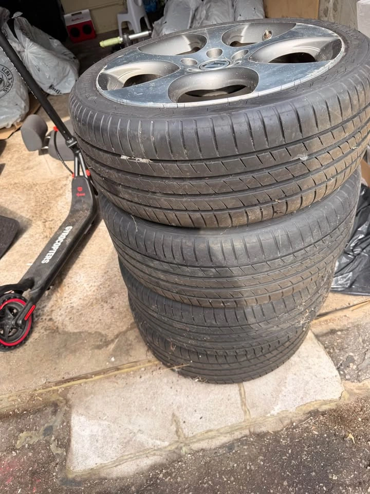 Volkswagen Detroit 18" Wheels with 225/40ZR18 Tires - photo 5