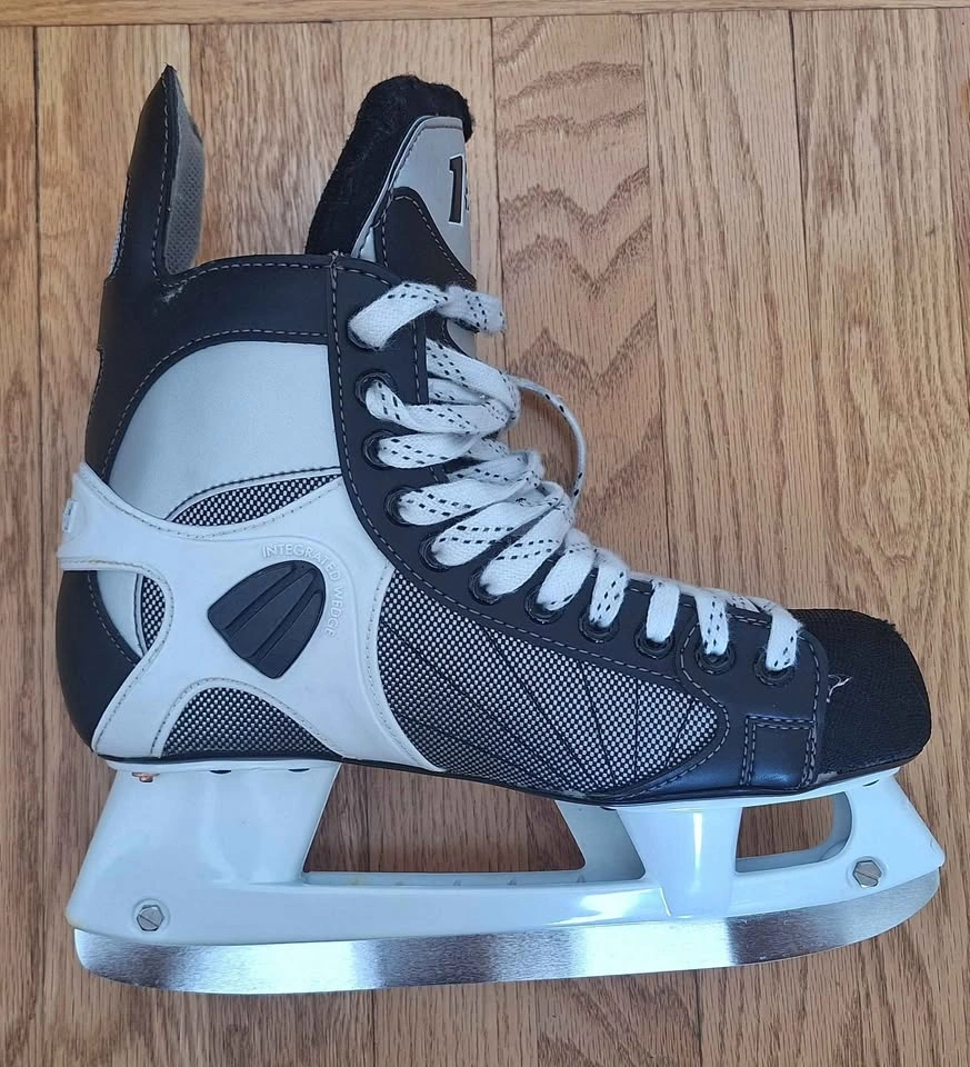 CCM PROLITE ICE SKATES - photo 3