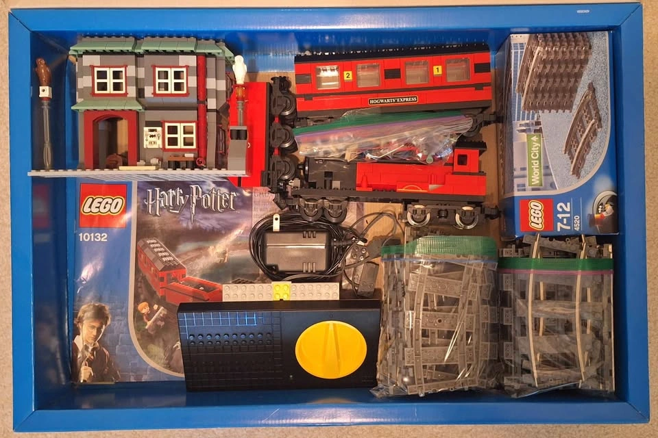 LEGO HARRY POTTER MOTORIZED Hogwarts Express - photo 3
