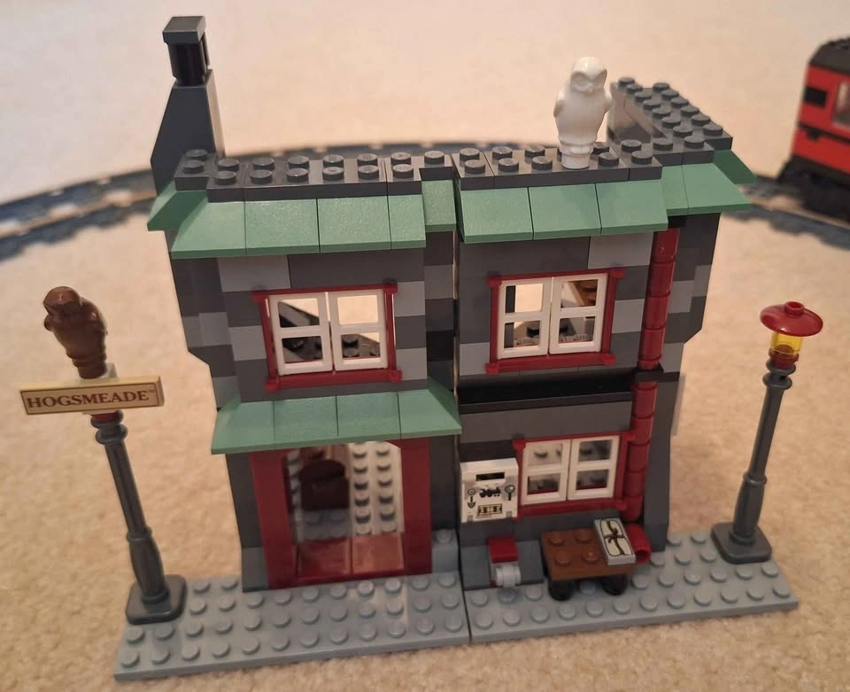 LEGO HARRY POTTER MOTORIZED Hogwarts Express - photo 4