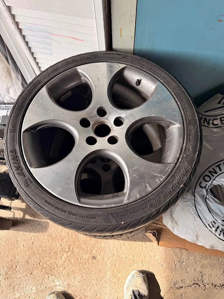 18-Inch Alloy Wheels with Tires