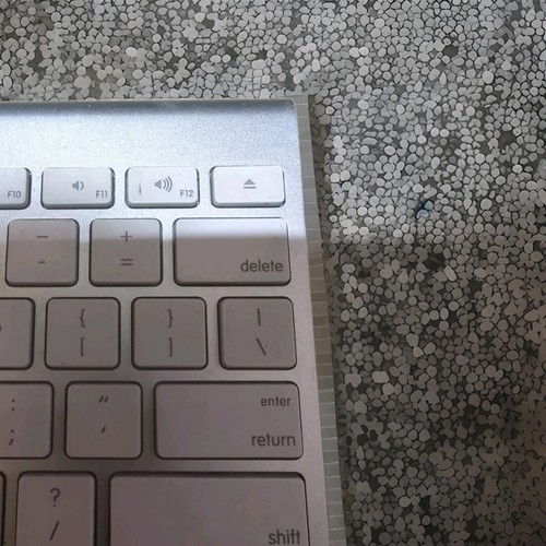 Apple Wireless Bluetooth Keyboard MD#A1314 78 Key Layout - photo 3