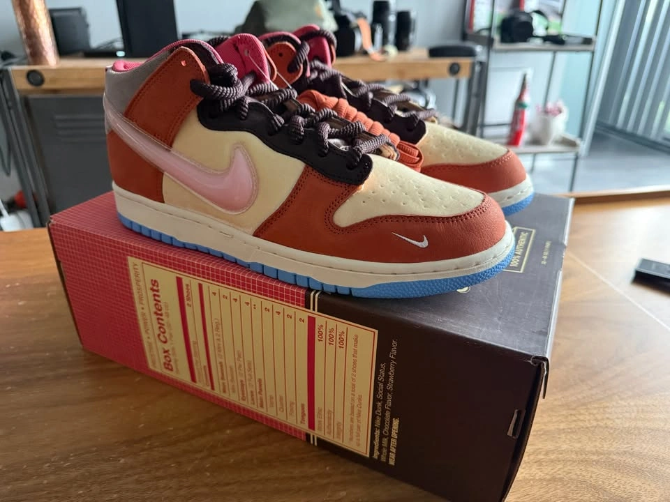 Nike Dunk Mid Social Status Free Lunch Chocolate Milk Size 9 - photo 2