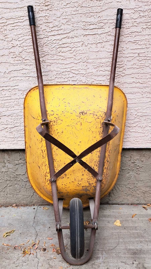 Wheelbarrow - photo 3