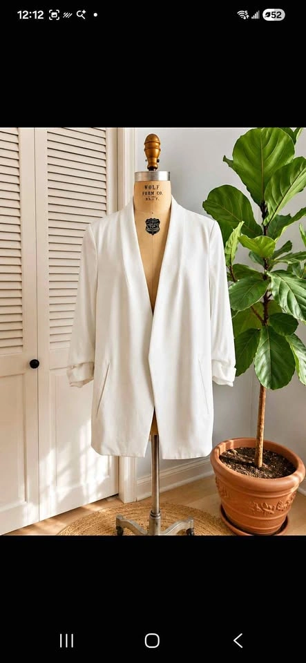 ARITZIA BABATON Power Hip Blazer – Women’s Size 0