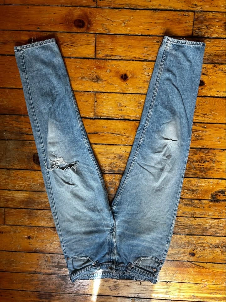 Vintage 90s Made in Canada Levi's 550 jeans Distressed 36x34 - photo 2