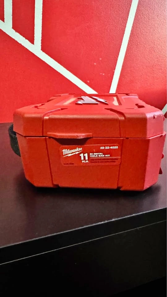 Milwaukee 11-Piece Bi-Metal Hole Saw Kit
