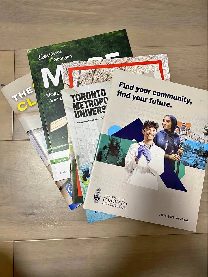 Free University and College Admissions Viewbooks