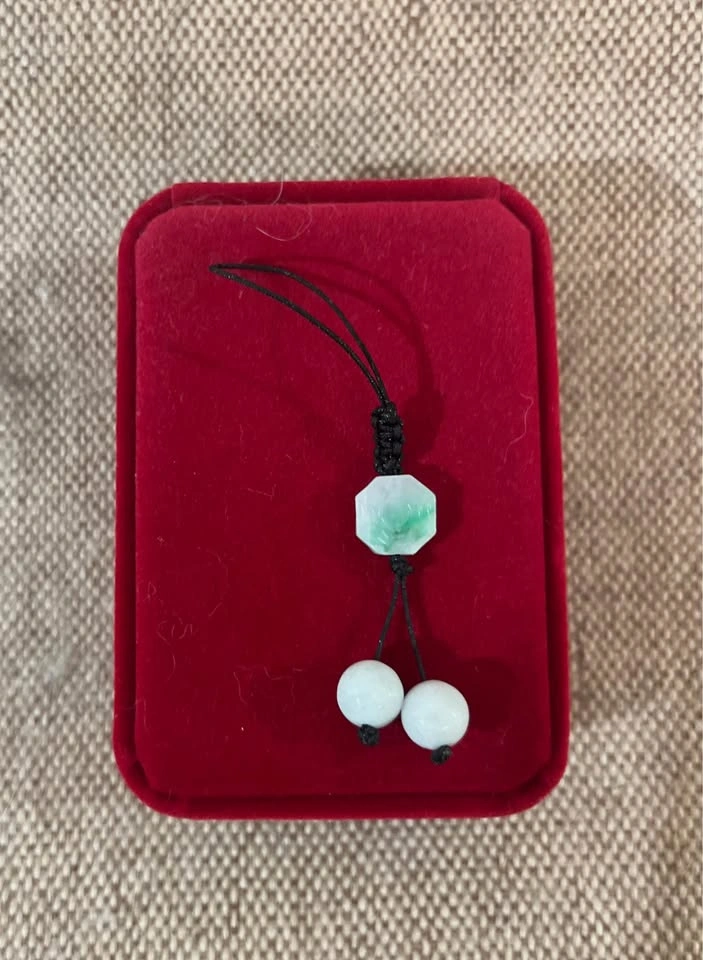 TYPE A CERTIFICATED UNTREATED BURMESE JADEITE Bag/Phone Charm - photo 2