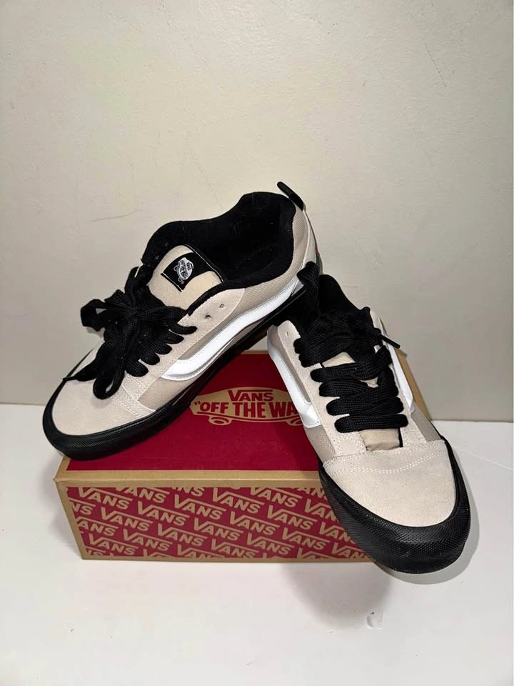 New Men Vans Shoes. Size 9.5 & 10.5 US available.