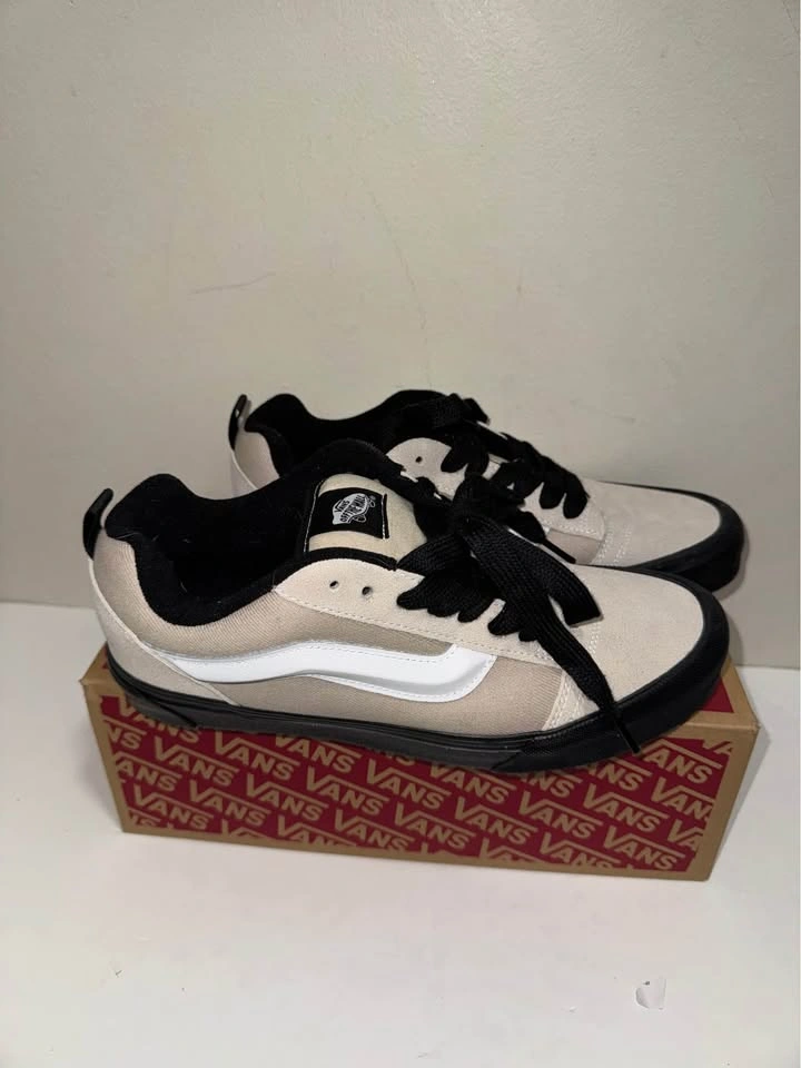 New Men Vans Shoes. Size 9.5 & 10.5 US available. - photo 3