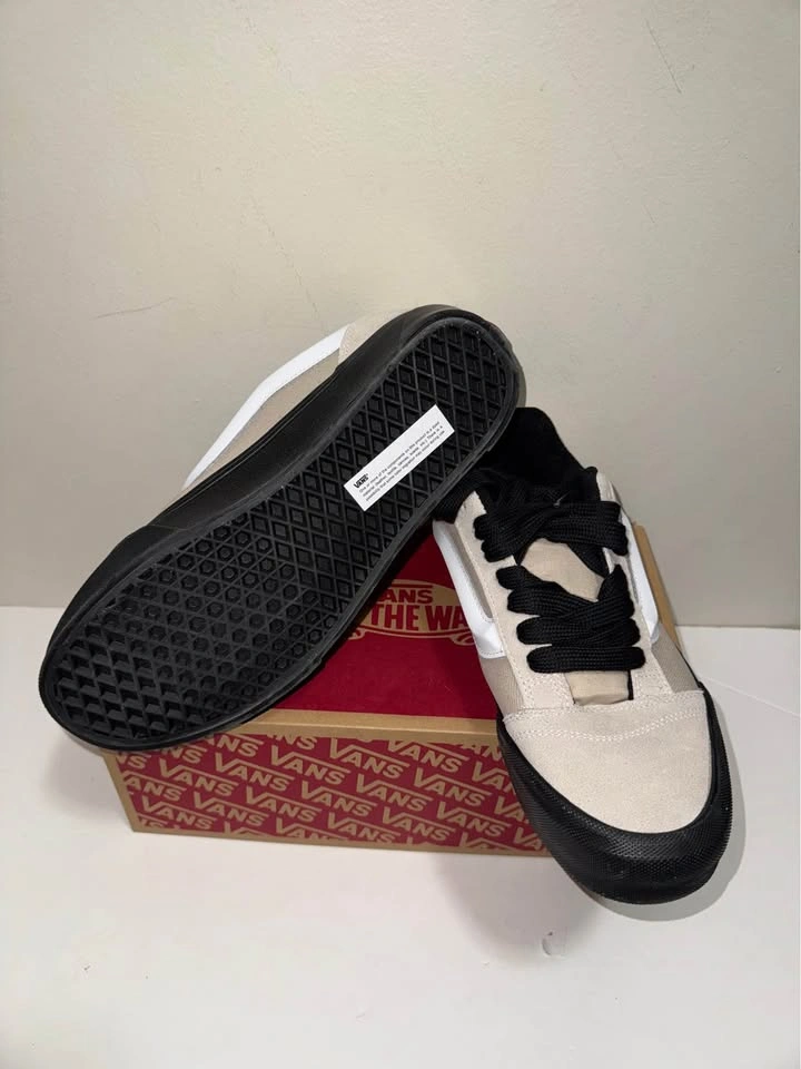 New Men Vans Shoes. Size 9.5 & 10.5 US available. - photo 5
