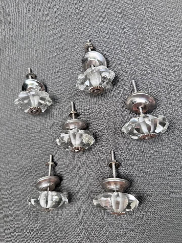 Drawer pulls / knobs — set of 6 - photo 3