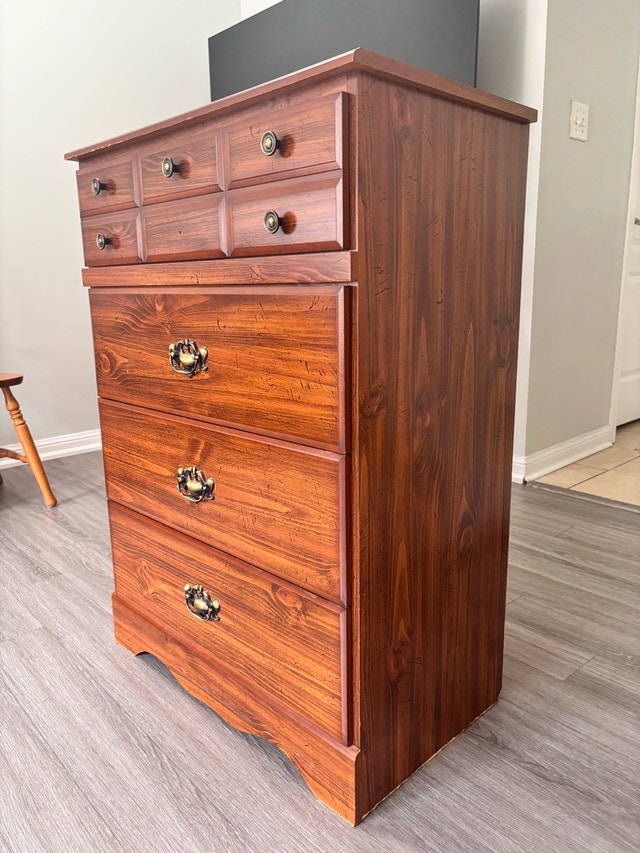 Vintage Wooden 4-Drawer Dresser - photo 2