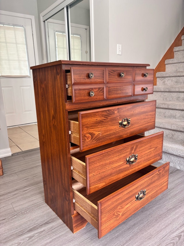 Vintage Wooden 4-Drawer Dresser - photo 5