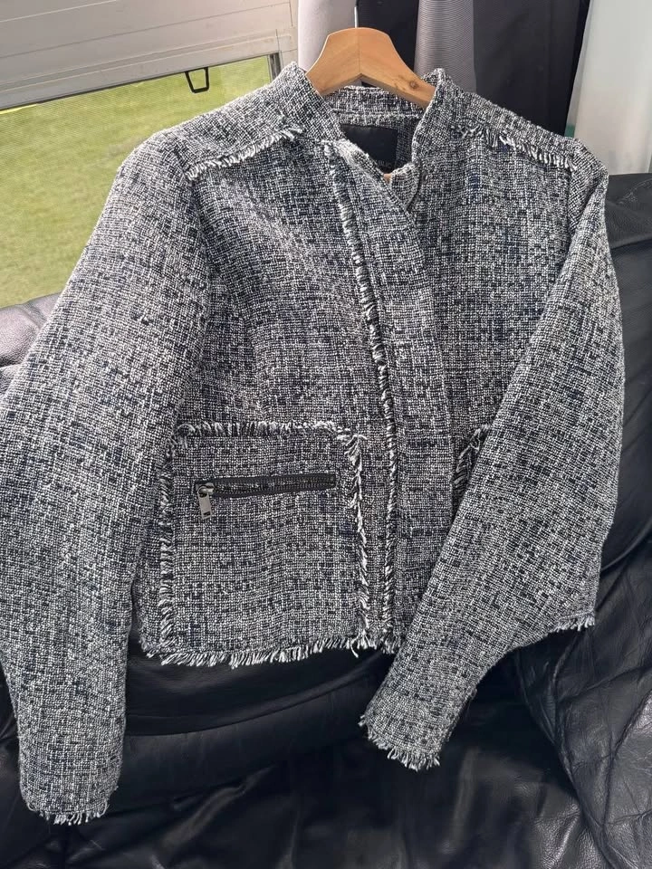 Banana Republic Navy Fringe Boucle Cropped Jacket Size 2 - photo 5
