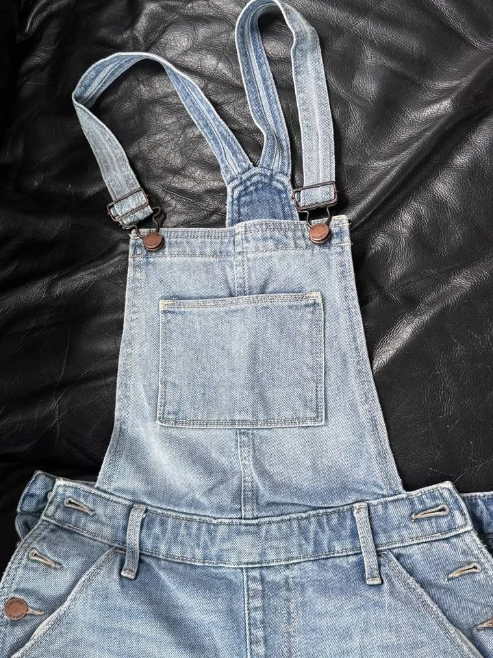 Hollister Vintage Stretch Denim Overalls Shorts XS Light Wash - photo 4