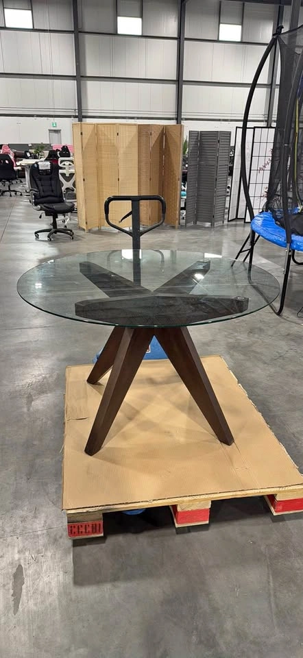 Modern Timeless Glass Dining / Kitchen Table with Wooden Legs