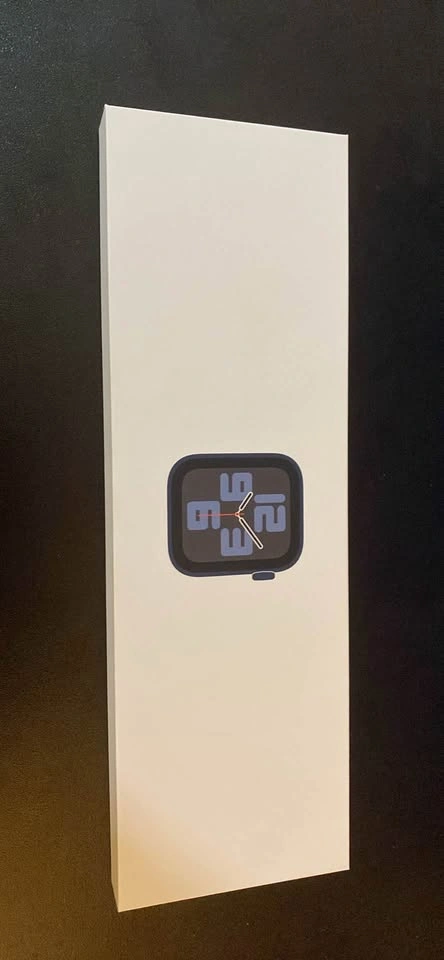 Apple watch SE Gen 2 Midnight colour 44mm - photo 4