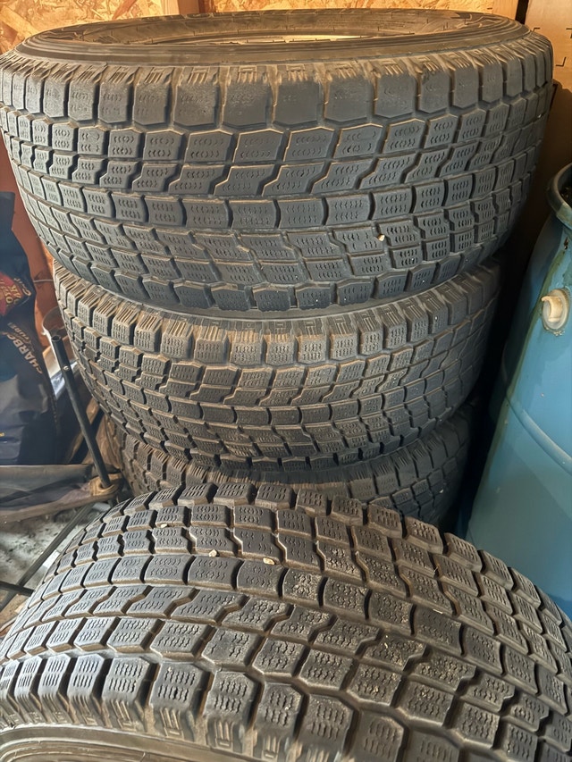 Yokohama 265/70R15 Tires on Rims - photo 2