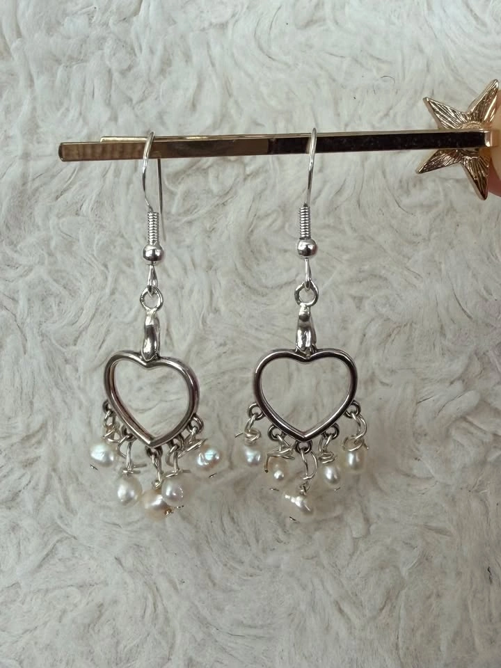 Silver Heart & Freshwater Pearl Dangle Earrings - photo 2