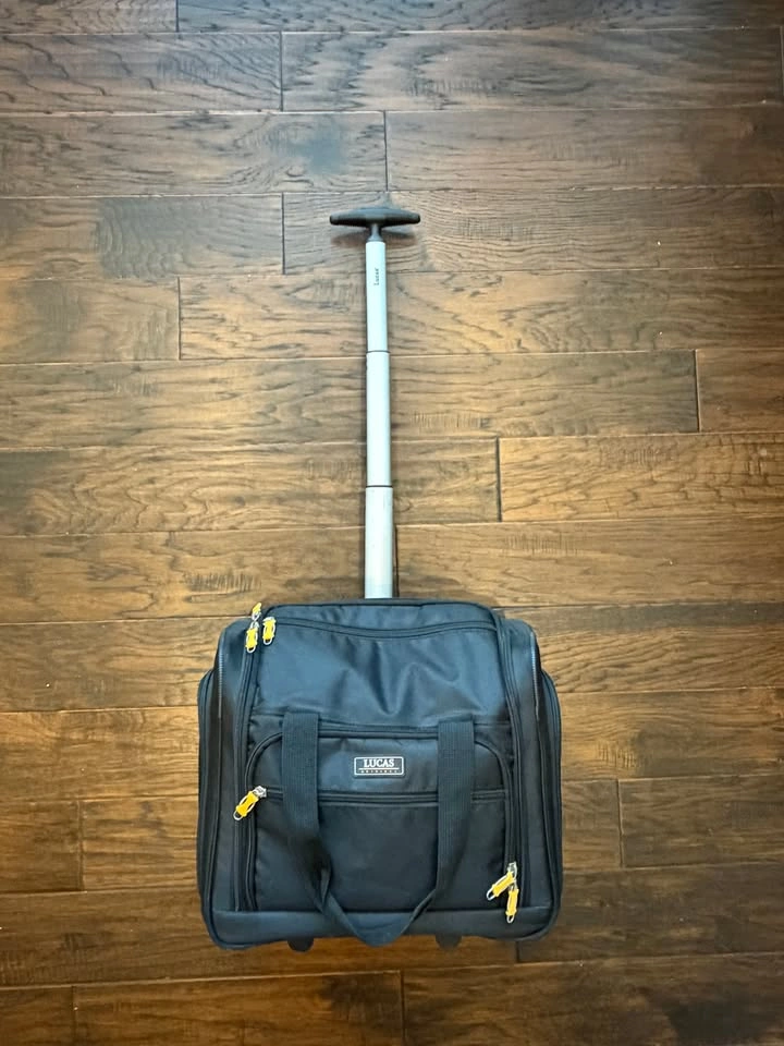 Rolling suitcase (Lucas wheeled carry-on/overnight bag) - photo 4