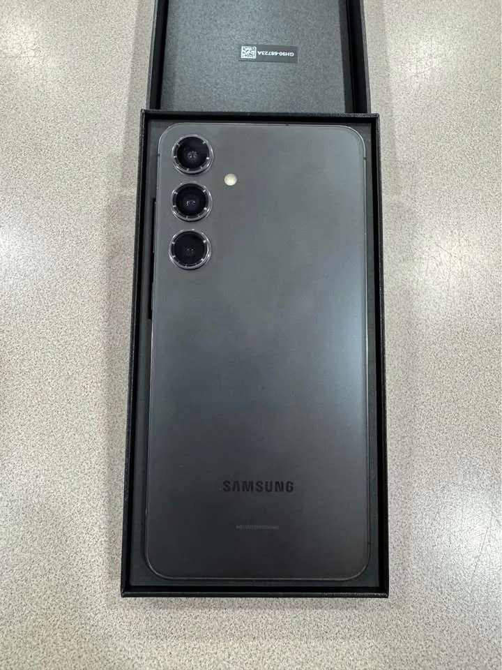 LNIB Samsung S24+ 256GB image indicator(3)