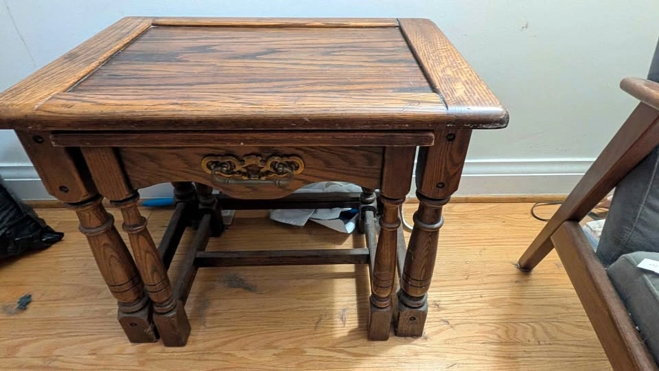 Solid oak coffee and side tables - photo 2
