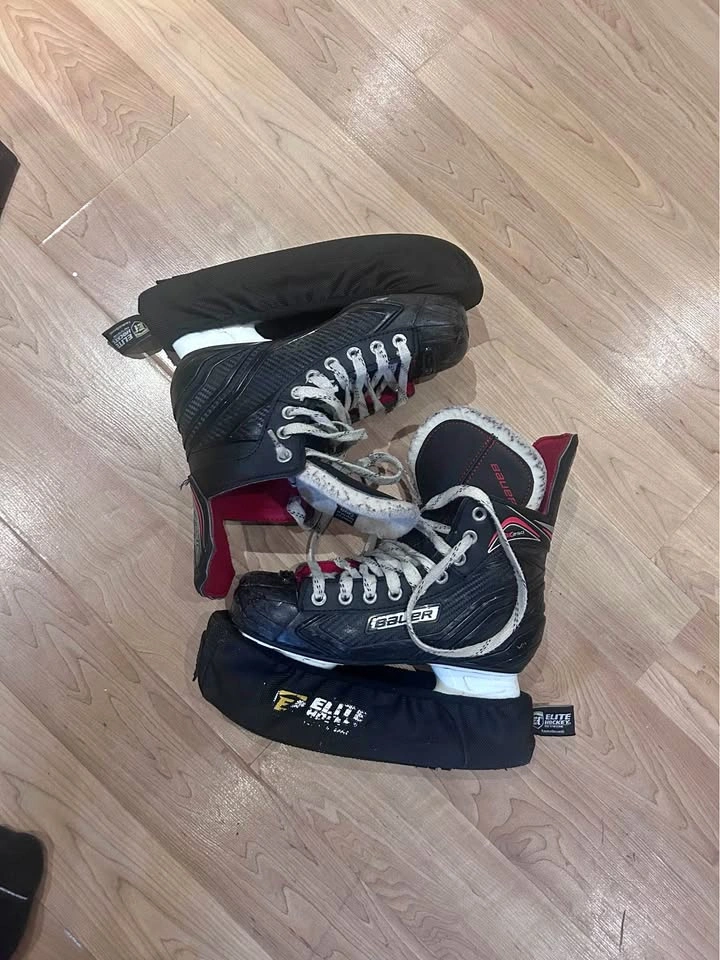 Hockey skates size 5