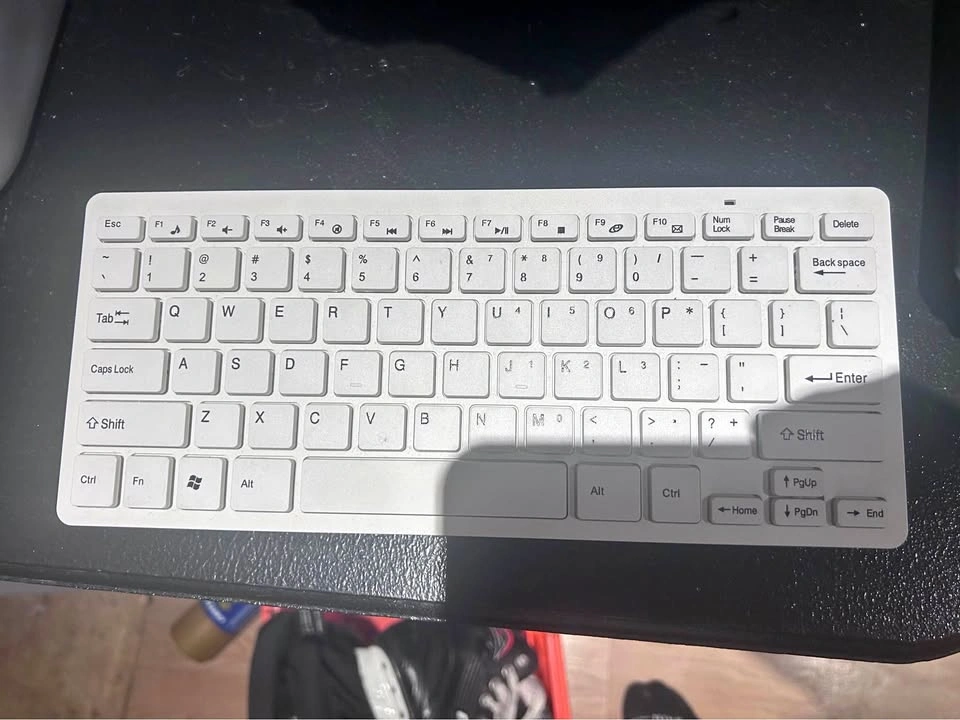Wireless white keyboard