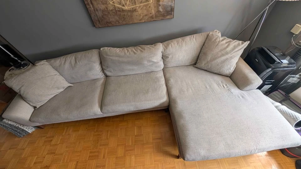 L-shaped couch - photo 2
