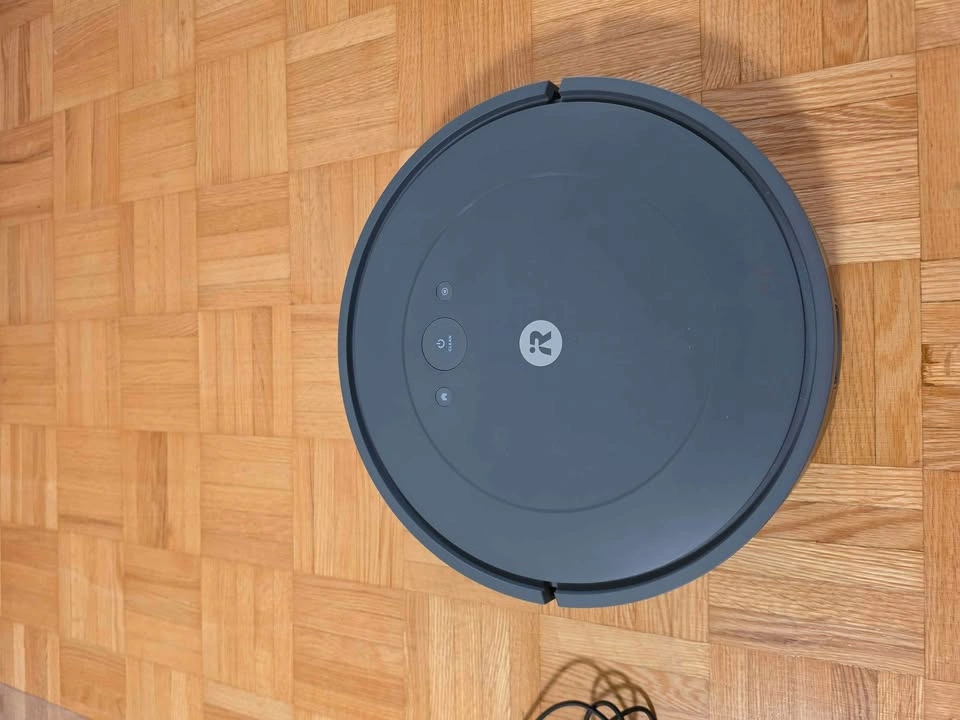 iRobot Roomba Combo Essential Robot Vacuum & Mop (Model Y013420) - photo 4
